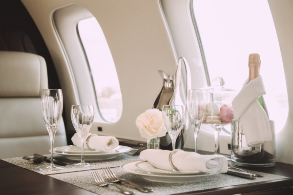Présentation du service de catering pour vols charter et jets privés